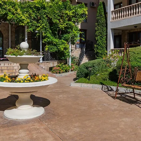 Royal Bay -